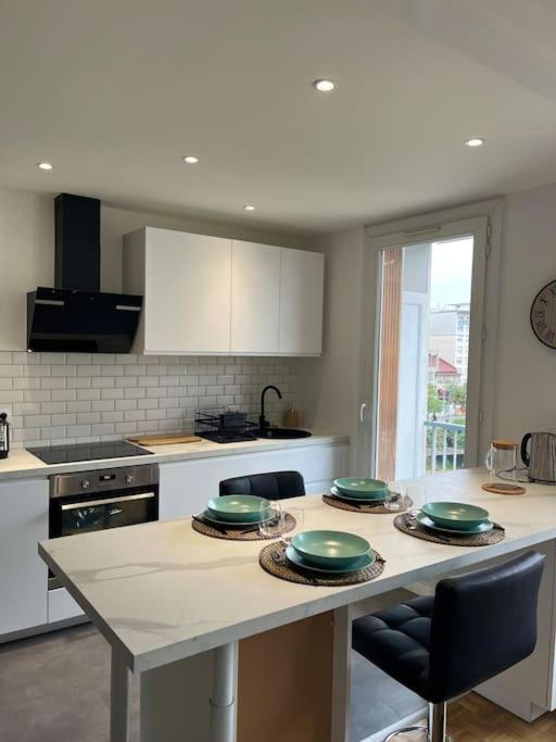 Chambre Privee Dans Un Appartement Partage Villeurbanne Bagian luar foto