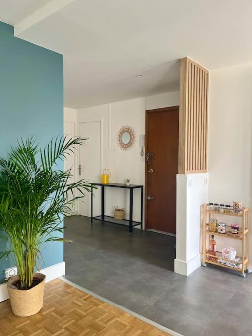 Chambre Privee Dans Un Appartement Partage Villeurbanne Bagian luar foto