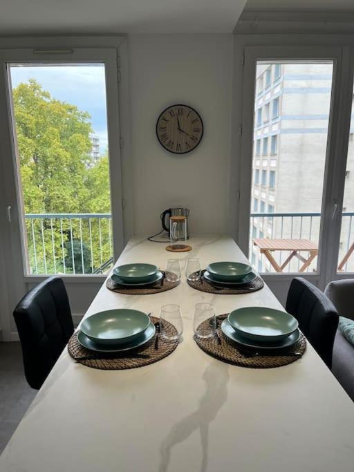 Chambre Privee Dans Un Appartement Partage Villeurbanne Bagian luar foto