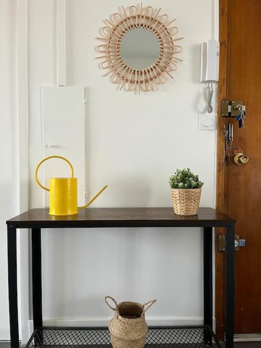Chambre Privee Dans Un Appartement Partage Villeurbanne Bagian luar foto